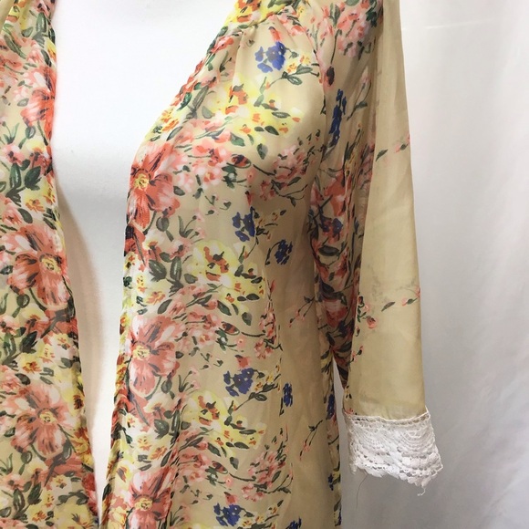 NWOT Fashion Yellow Floral Lace Trim Swimsuit Cover up Kimono Size Medium - Picture 3 of 7